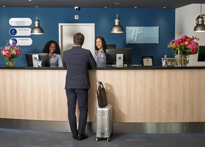 Holiday Inn Express Geneva Airport By Ihg Meyrin